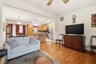 465 Peach St, East Dubuque, IL 61025 - Photo 5