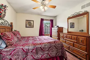 465 Peach St, East Dubuque, IL 61025 - Photo 13