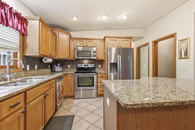 465 Peach Street, East Dubuque, IL 61025 - Photo 9