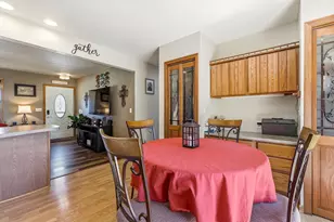 950 Hiawatha Dr, East Dubuque, IL 61025 - Photo 15