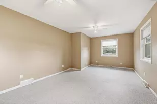 556 Peach St, East Dubuque, IL 61025 - Photo 19