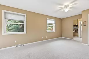 556 Peach St, East Dubuque, IL 61025 - Photo 17