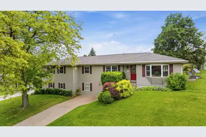 556 Peach Street, East Dubuque, IL 61025 - Photo 1
