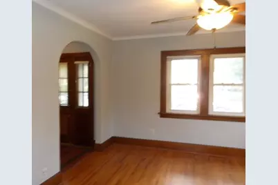 606 Robert Avenue, Rockford, IL 61107 - Photo 9