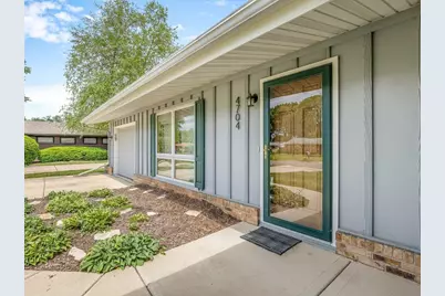 4704 Cayuga Road, Rockford, IL 61107 - Photo 5
