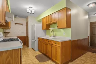 4704 Cayuga Rd, Rockford, IL 61107 - Photo 11