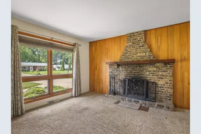 4704 Cayuga Road, Rockford, IL 61107 - Photo 7
