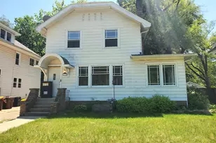 910 Garfield Ave, Rockford, IL 61103 - Photo 1