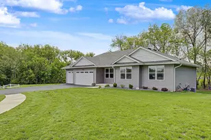 3383 Daren Dr, Freeport, IL 61032 - Photo 1