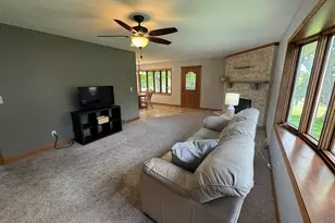 945 Sunset Dr, Milledgeville, IL 61051 - Photo 9