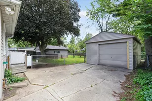 2404 Paradise Blvd, Rockford, IL 61103 - Photo 29
