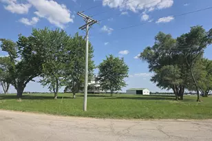 903 Sterling Rd, Dixon, IL 61021 - Photo 5
