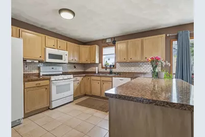 14019 Queenanns Way, Poplar Grove, IL 61065 - Photo 13
