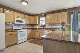 14019 Queenann's Way, Poplar Grove, IL 61065 - Photo 13