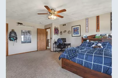 14019 Queenanns Way, Poplar Grove, IL 61065 - Photo 33