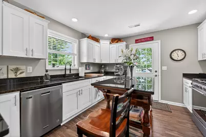 1513 Eadens Place, Dixon, IL 61021 - Photo 13