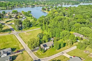 428 Lockwood Ct, Davis, IL 61019 - Photo 3