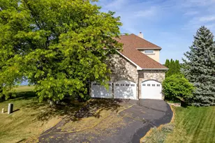 12755 Westbrook Point, Winnebago, IL 61088 - Photo 3