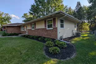 4887 Clearsky Dr, Rockford, IL 61109 - Photo 7