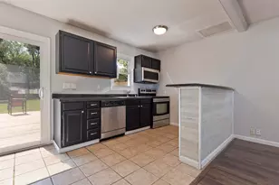 3020 Bavarian Ln, Rockford, IL 61109 - Photo 5