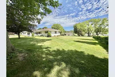 1135 Oakhill Drive, Freeport, IL 61032 - Photo 31