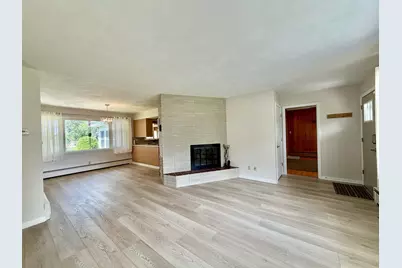 1135 Oakhill Drive, Freeport, IL 61032 - Photo 5