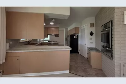 1135 Oakhill Drive, Freeport, IL 61032 - Photo 11