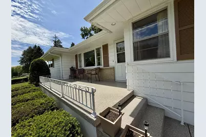 1135 Oakhill Drive, Freeport, IL 61032 - Photo 37