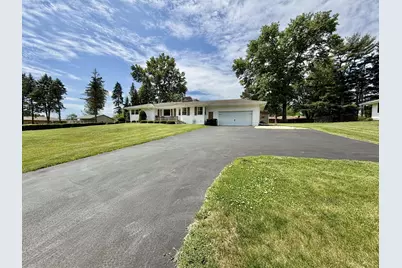 1135 Oakhill Drive, Freeport, IL 61032 - Photo 39