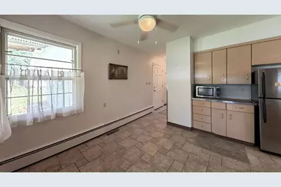 1135 Oakhill Drive, Freeport, IL 61032 - Photo 13