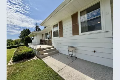 1135 Oakhill Drive, Freeport, IL 61032 - Photo 27