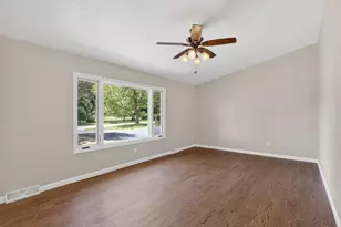 8406 Nolan St, Harvard, IL 60033 - Photo 9