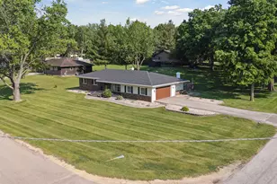 5609 Thompson Dr, Roscoe, IL 61073 - Photo 39