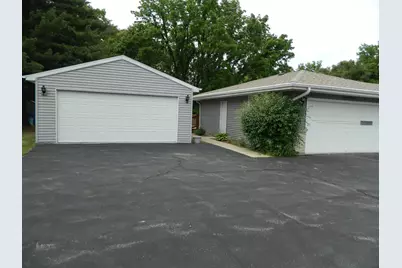 9956 Debbie Lane, Machesney Park, IL 61115 - Photo 3