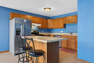 649 Southtowne Dr, Belvidere, IL 61008 - Photo 7