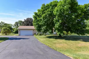 5859 Hugh Dr, South Beloit, IL 61080 - Photo 35