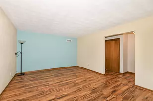 5859 Hugh Dr, South Beloit, IL 61080 - Photo 9