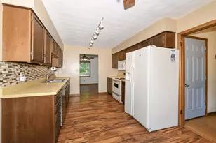 5859 Hugh Dr, South Beloit, IL 61080 - Photo 15