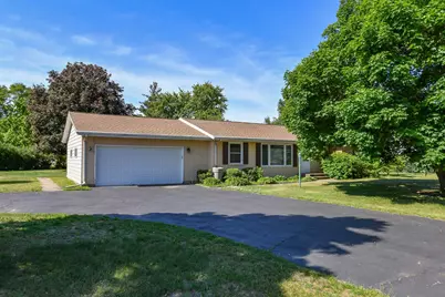 5859 Hugh Drive, South Beloit, IL 61080 - Photo 3