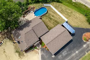 10444 Rock Ln, Roscoe, IL 61073 - Photo 3