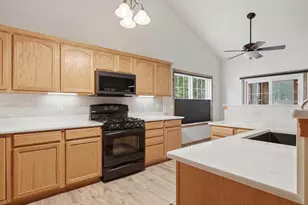 1676 Overlook Dr, Dixon, IL 61021 - Photo 9