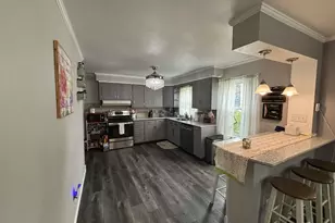 709 Logan St, Lena, IL 61048 - Photo 3