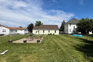 709 Logan St, Lena, IL 61048 - Photo 21