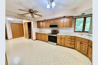 306 Beacon Drive, Belvidere, IL 61008 - Photo 9
