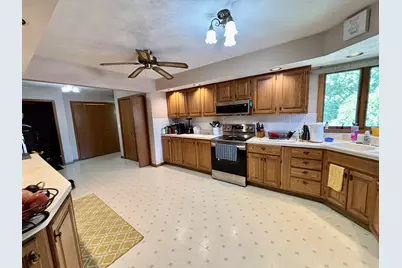 306 Beacon Drive, Belvidere, IL 61008 - Photo 11