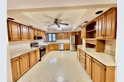 306 Beacon Drive, Belvidere, IL 61008 - Photo 7