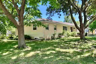306 Beacon Dr, Belvidere, IL 61008 - Photo 5