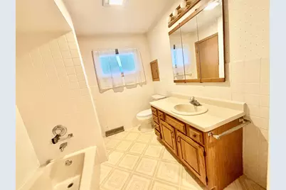 306 Beacon Drive, Belvidere, IL 61008 - Photo 17