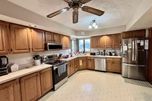 306 Beacon Dr, Belvidere, IL 61008 - Photo 9