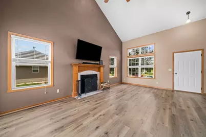 12372 Barberry Drive, Winnebago, IL 61088 - Photo 5
